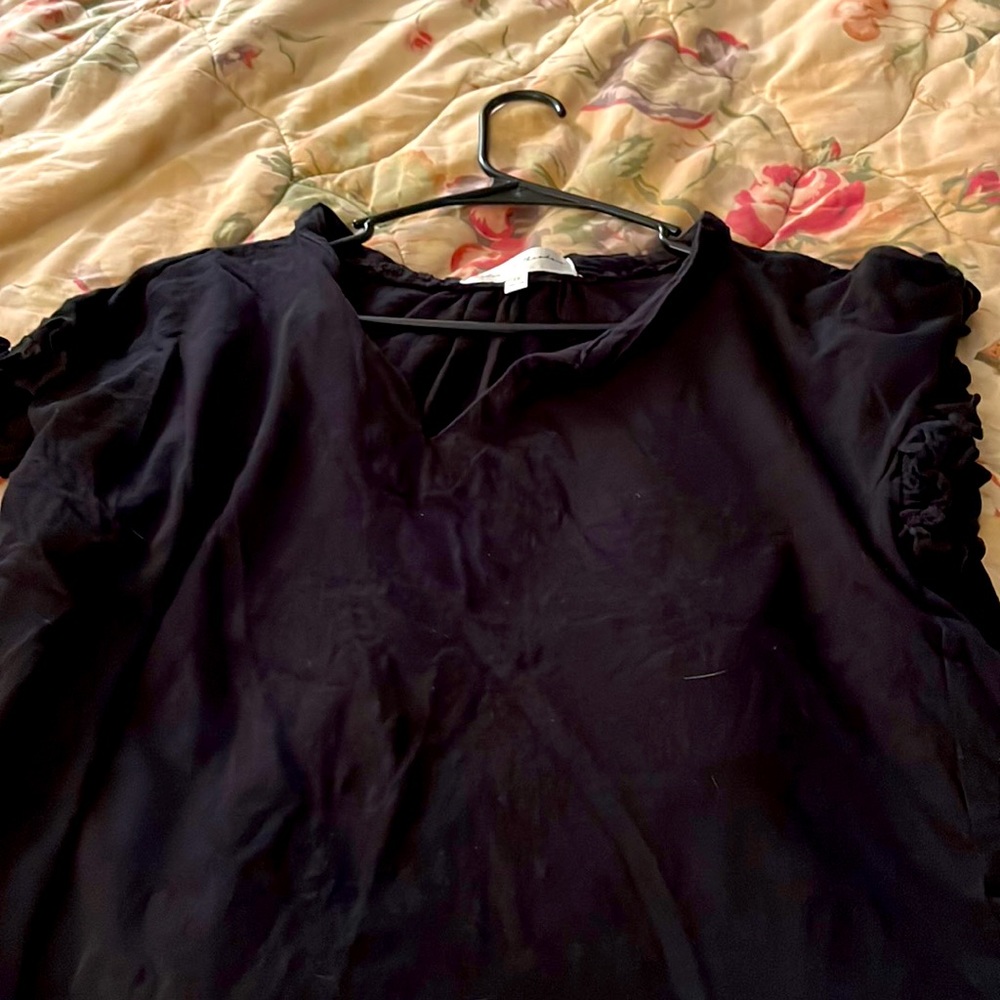 Chelsea & Theodore black super cute top